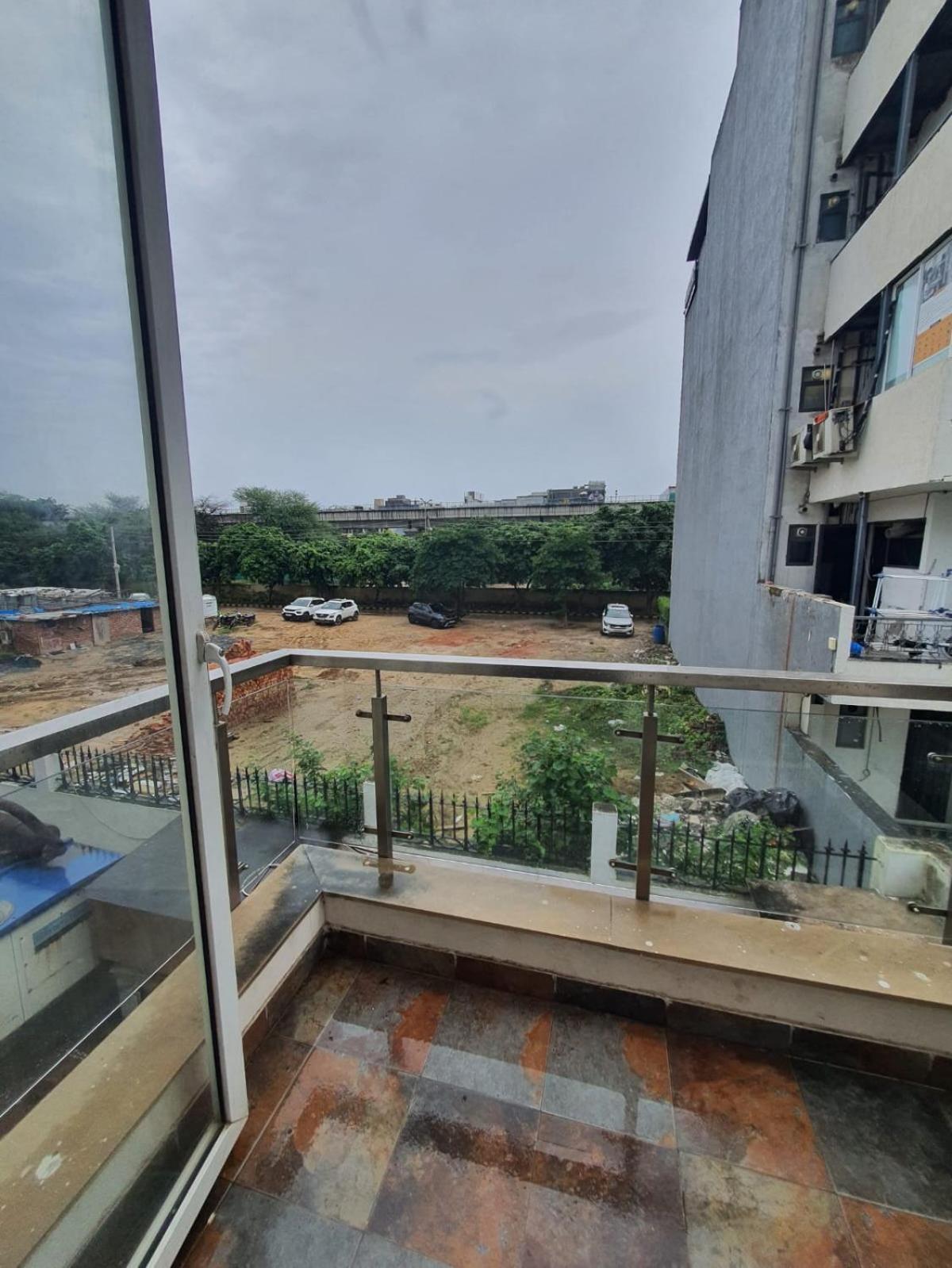Mallenzo Suites Dlf Phase 1 คูร์เคาน์ ภายนอก รูปภาพ