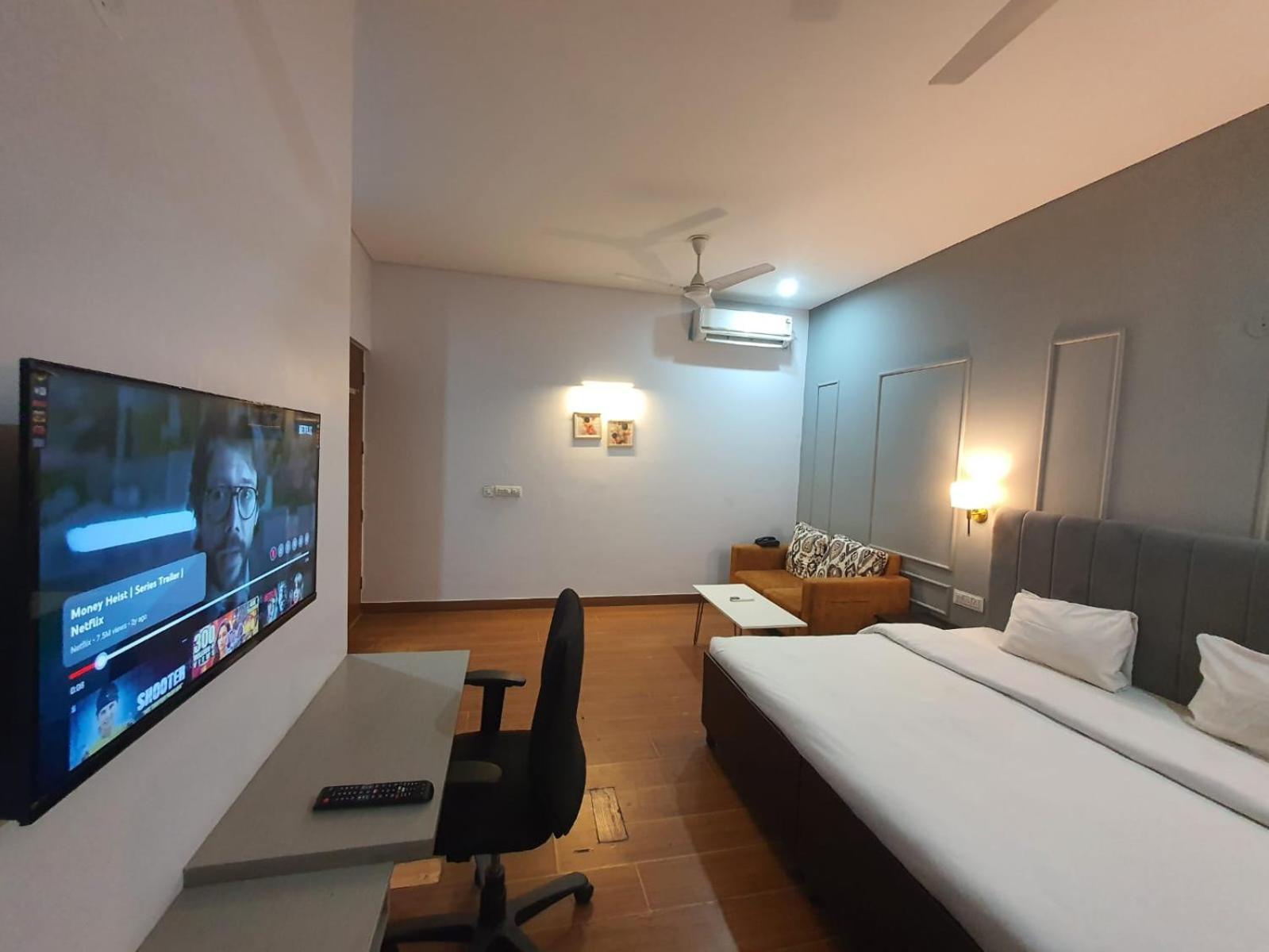 Mallenzo Suites Dlf Phase 1 คูร์เคาน์ ภายนอก รูปภาพ