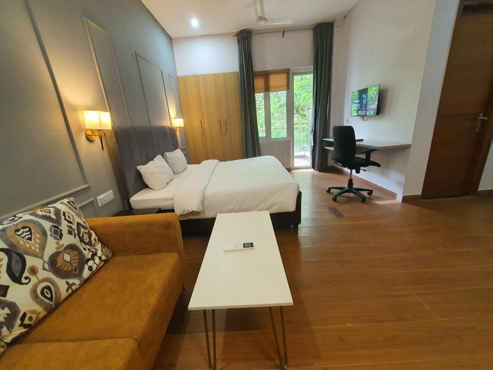 Mallenzo Suites Dlf Phase 1 คูร์เคาน์ ภายนอก รูปภาพ